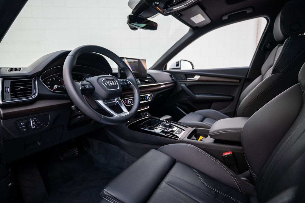 Used 2023 Audi Q5 2.0T Premium w/ Convenience Package image 14