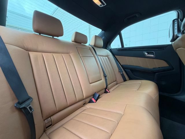 Used 2010 Mercedes-Benz E 350 4MATIC Sedan image 41