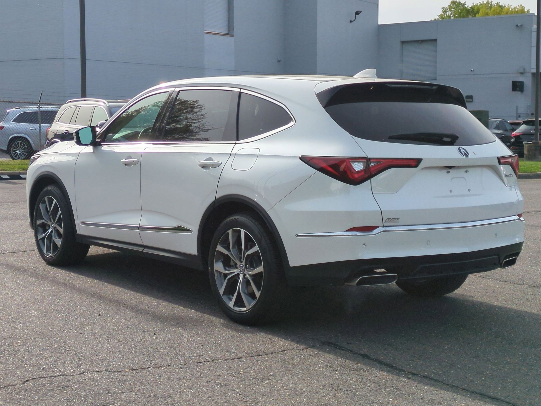 Used 2023 Acura MDX FWD w/ Technology Package image 5