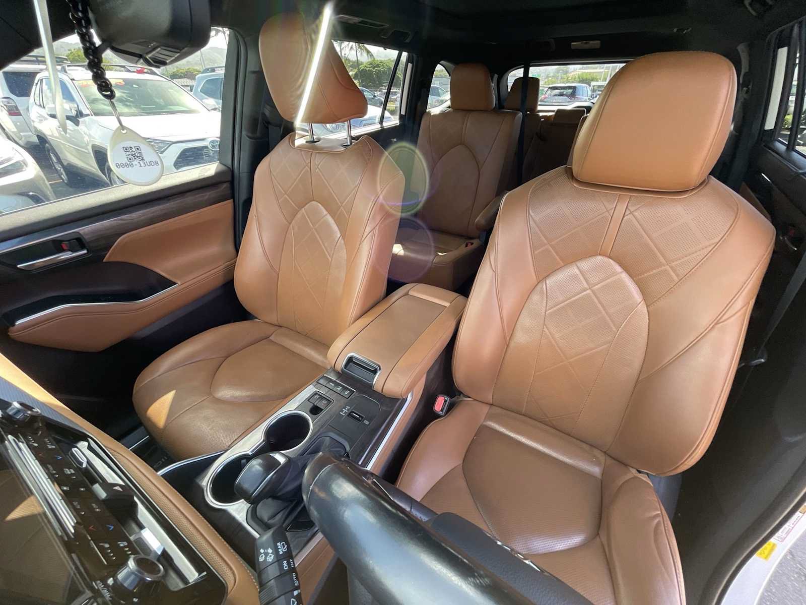 Used 2020 Toyota Highlander Platinum AWD/4WD image 13