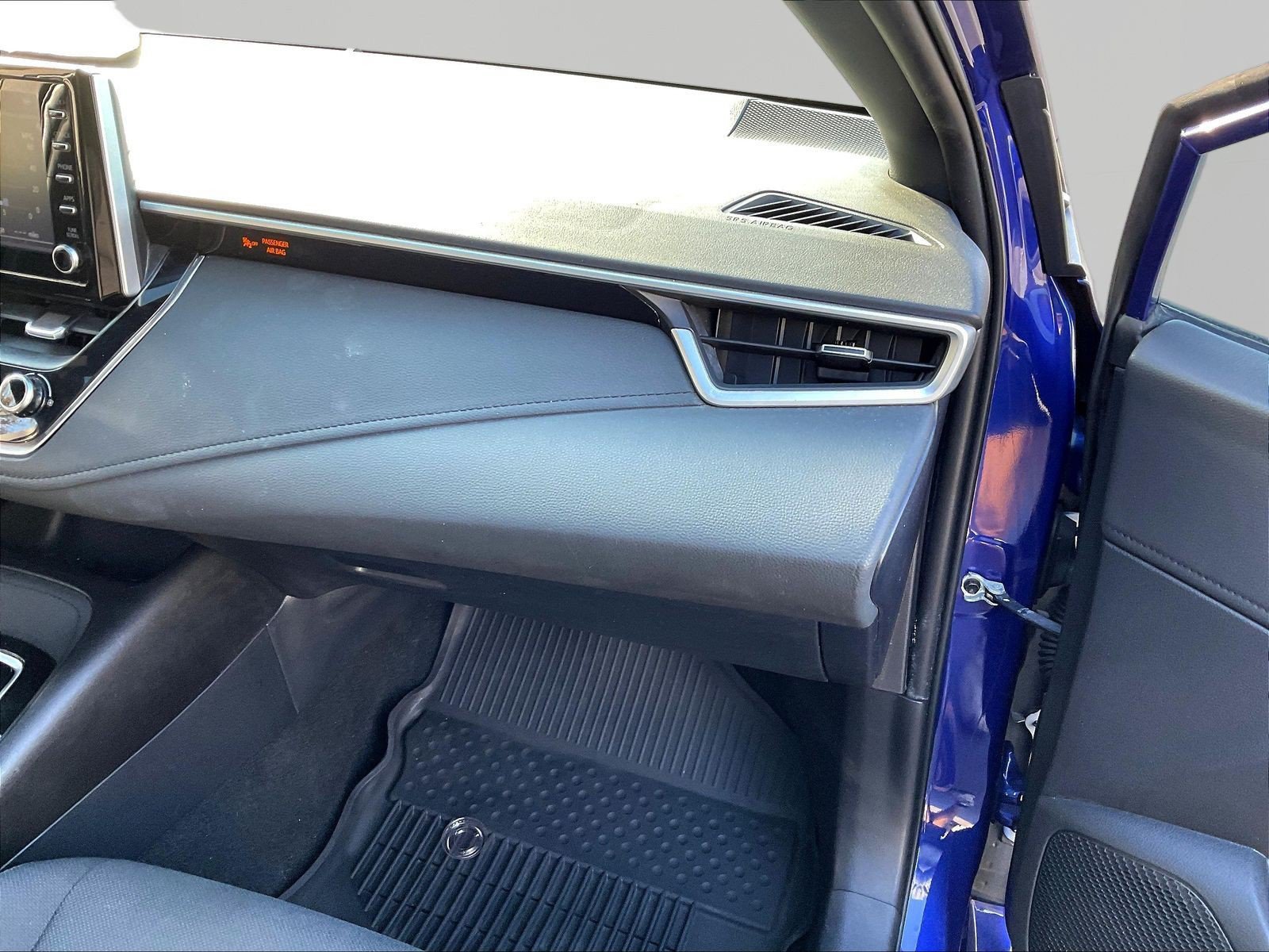Used 2020 Toyota Corolla SE w/ SE Premium Package FWD image 27