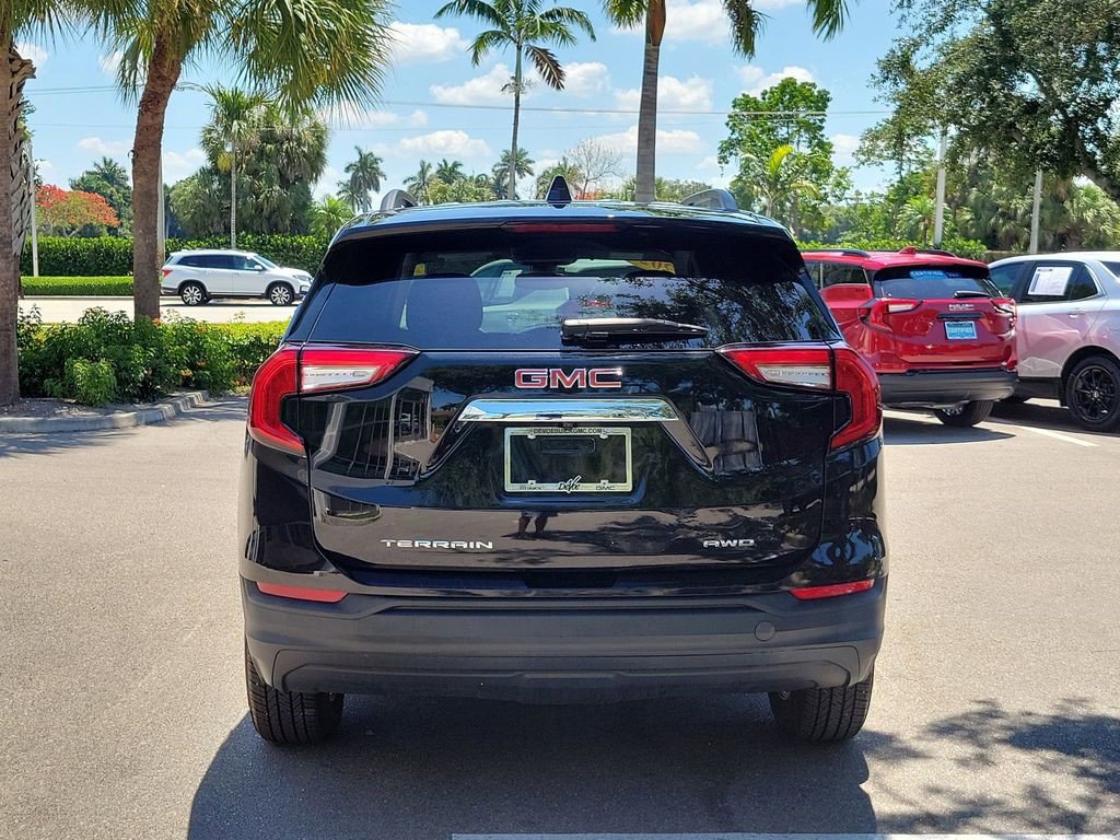 Certified 2022 GMC Terrain SLE w/ Driver Convenience Package AWD/4WD image 4