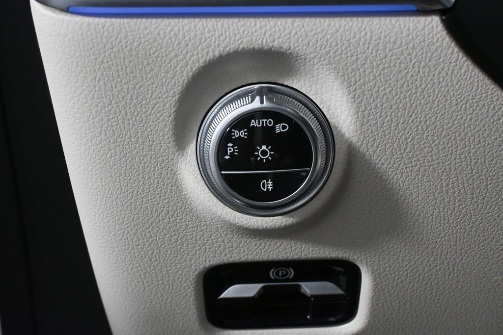 Certified 2024 Mercedes-Benz CLE 450 4MATIC Cabriolet image 9