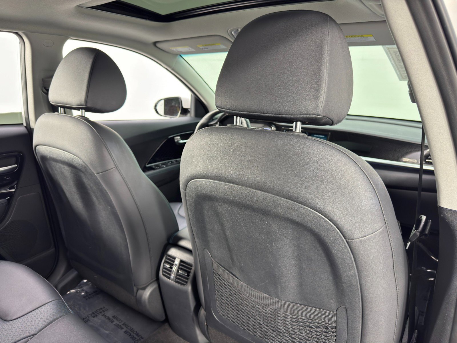 Used 2020 Kia Niro EX Premium w/ Cold Weather Package image 34