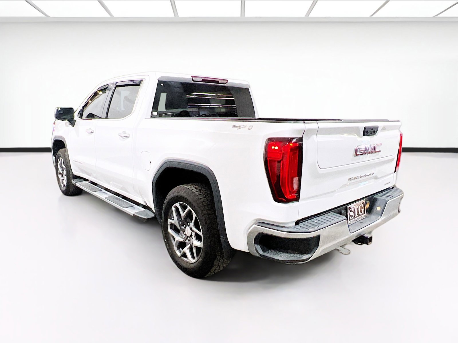 Used 2022 GMC Sierra 1500 SLT AWD/4WD image 6