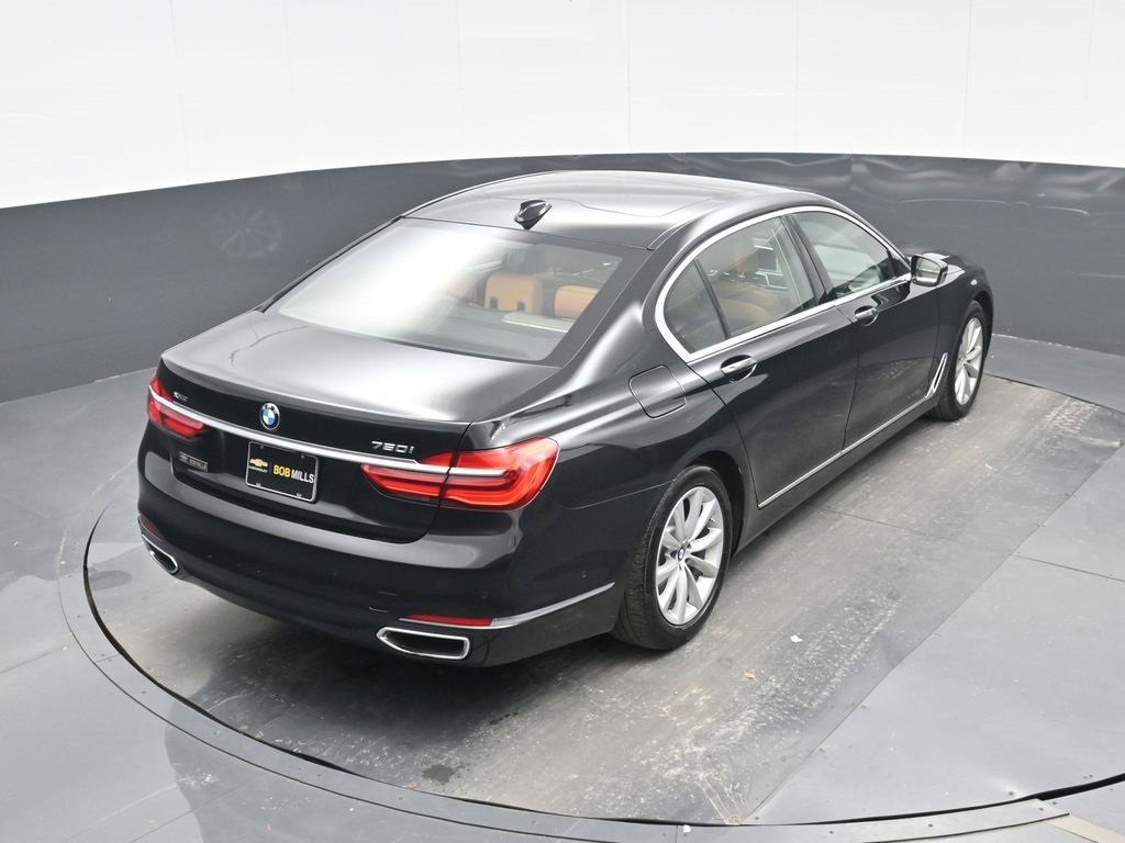 Used 2017 BMW 750i xDrive image 20