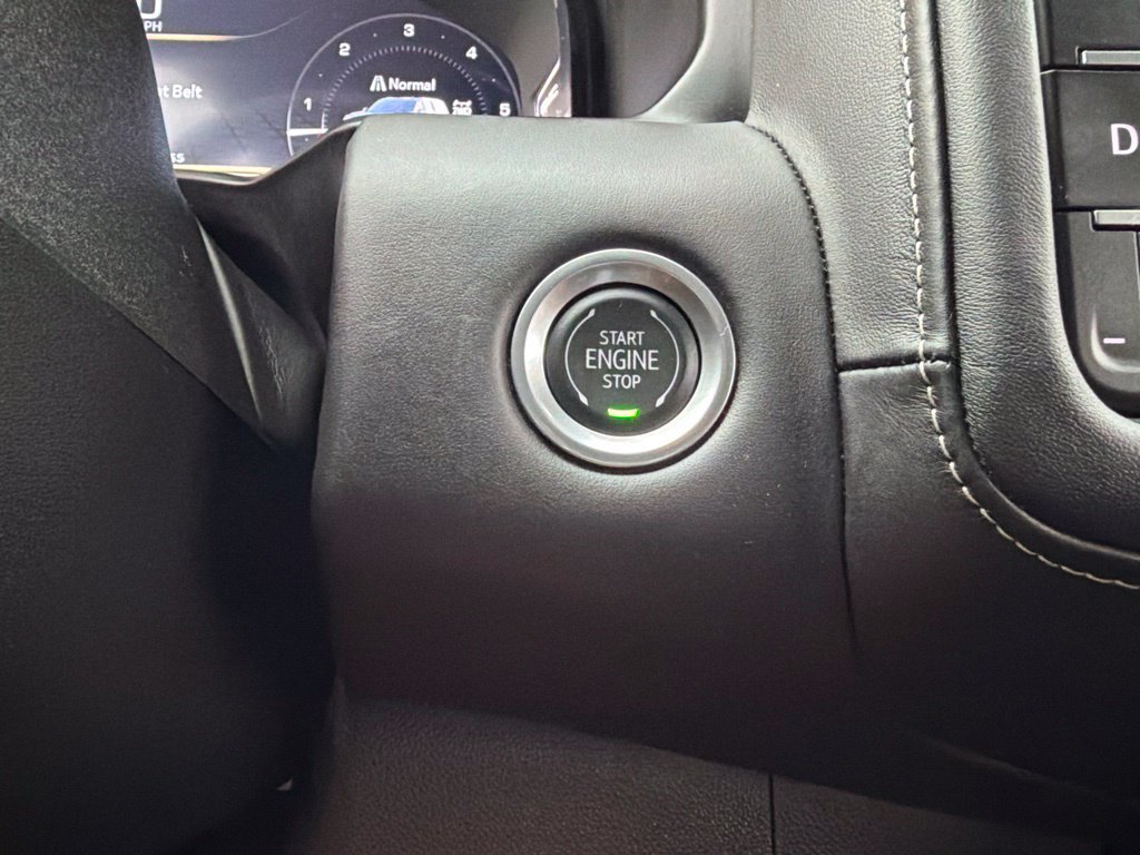 Used 2024 GMC Yukon XL Denali Ultimate AWD/4WD image 13