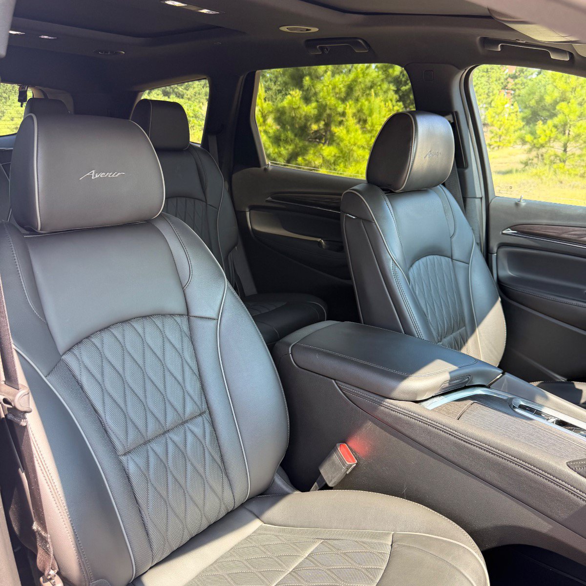 Used 2023 Buick Enclave Avenir w/ Avenir Technology Package FWD image 33