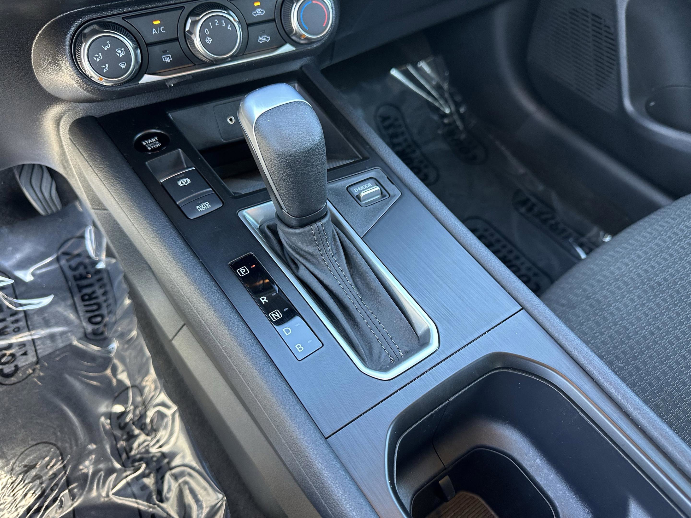 Certified 2025 Nissan Kicks S FWD image 25