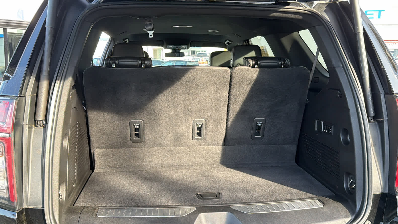 Used 2022 Chevrolet Tahoe RST w/ Luxury Package image 26