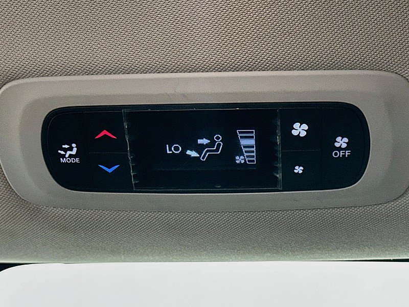 Used 2023 Chrysler Voyager LX FWD image 23