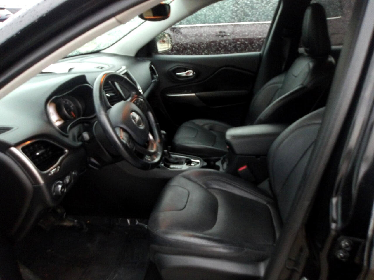 Used 2020 Jeep Cherokee Limited image 19