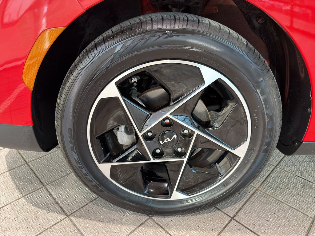 Certified 2024 Kia Soul EX image 9