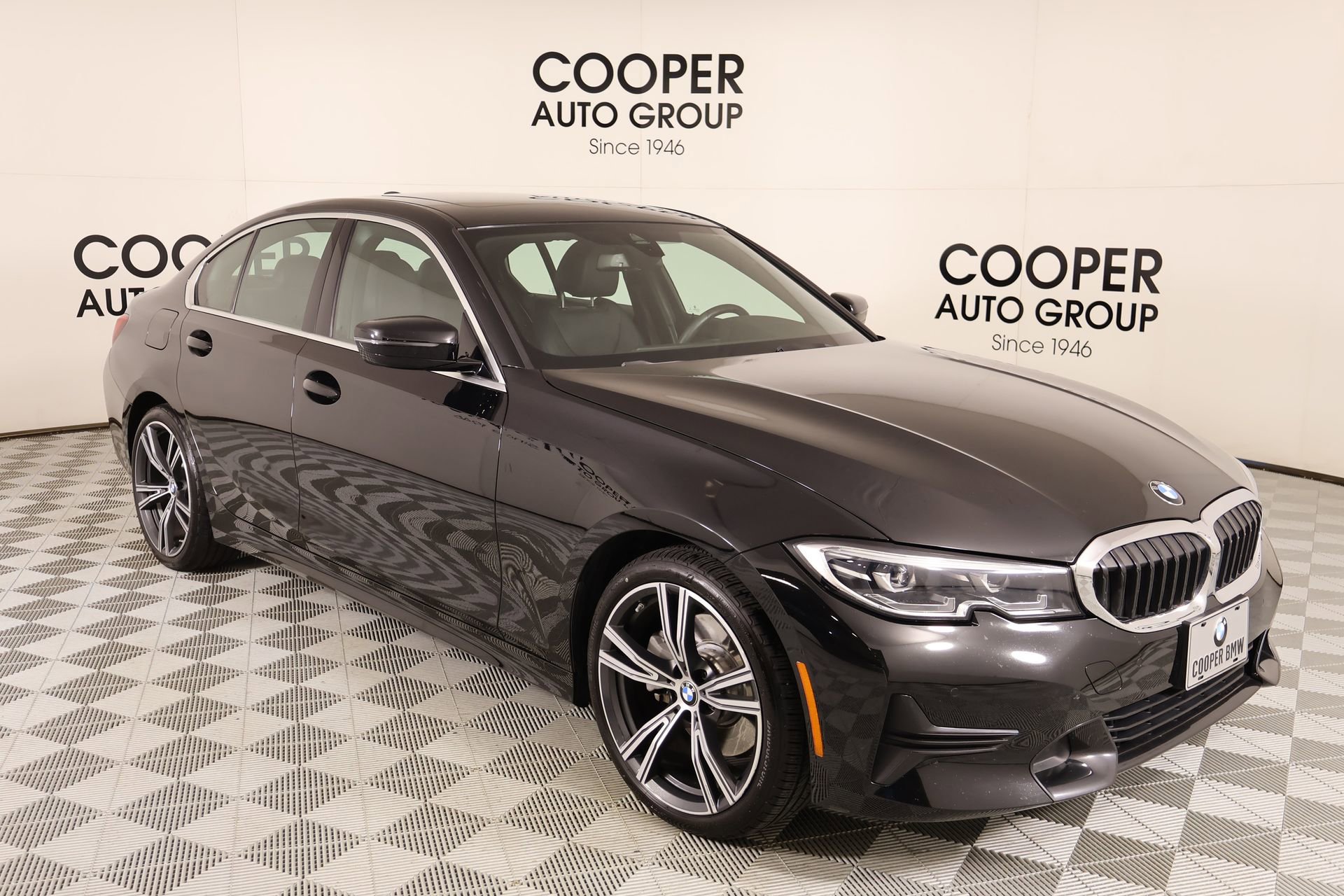 Used 2020 BMW 330i Sedan w/ Convenience Package image 1