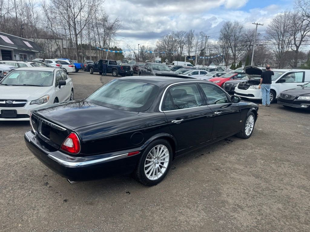 Used 2006 Jaguar XJ8 image 6
