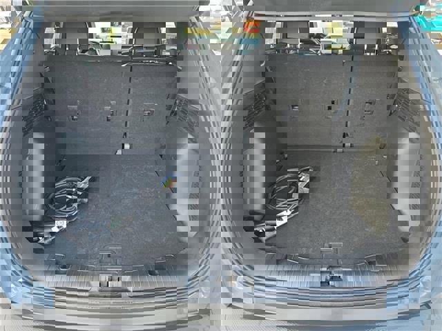 Used 2025 Ford Escape PHEV Front-Wheel Drive image 16