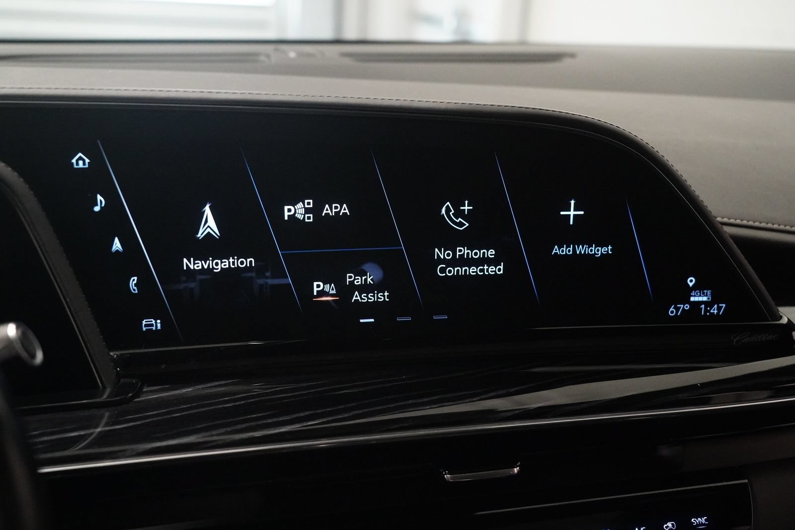 Used 2021 Cadillac Escalade Sport w/ Driver Assist Tech Package AWD/4WD image 21