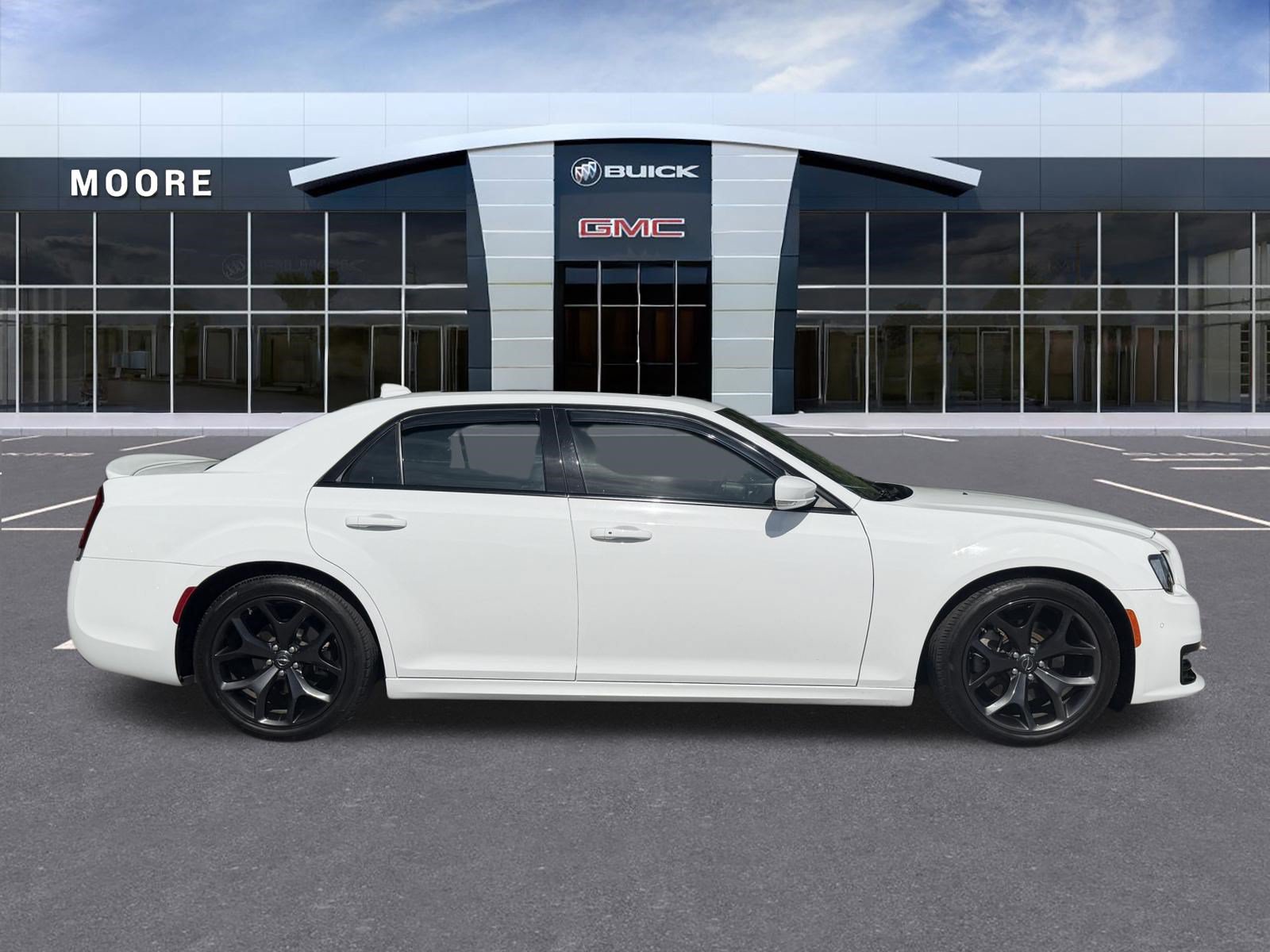 Used 2022 Chrysler 300 S RWD image 2