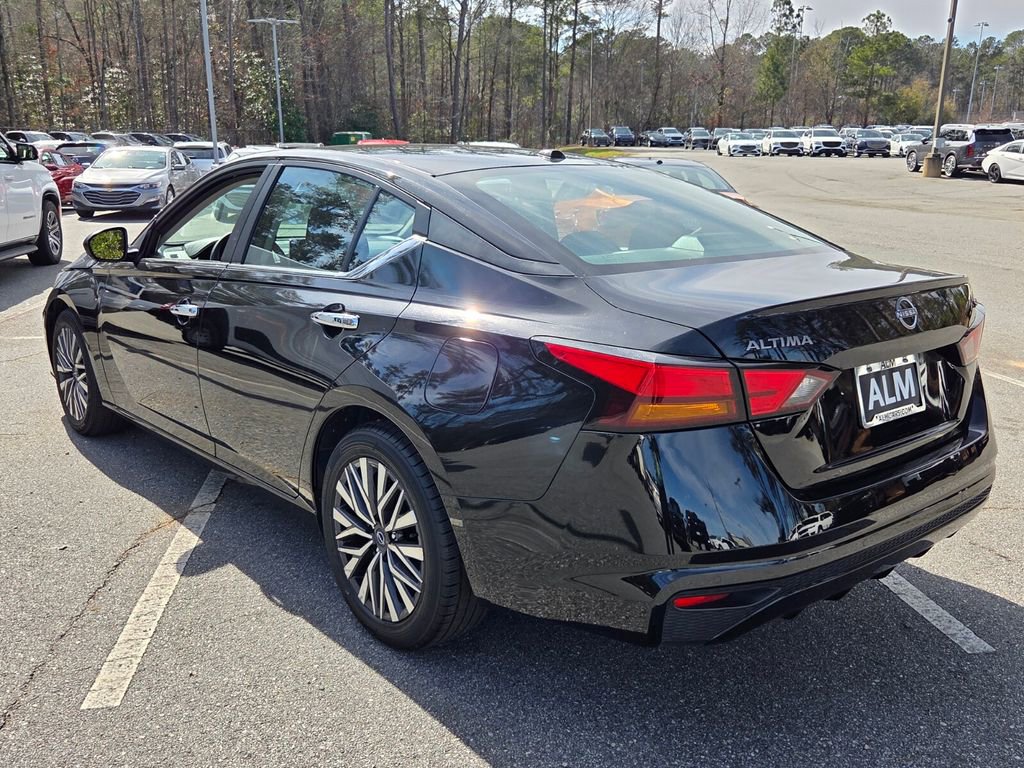 Used 2024 Nissan Altima 2.5 SV image 10