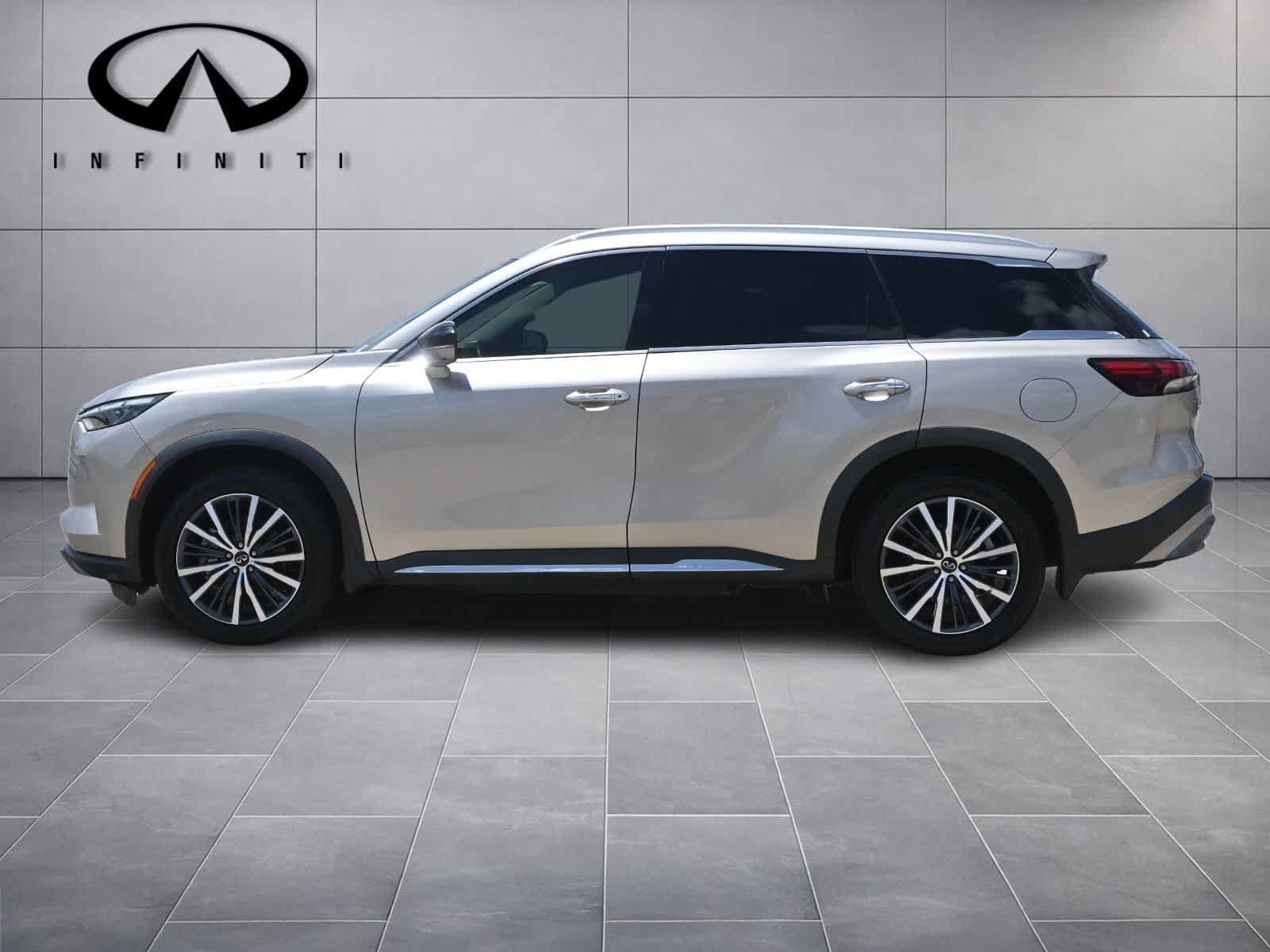 Used 2023 INFINITI QX60 Sensory w/ Cargo Package AWD/4WD image 4