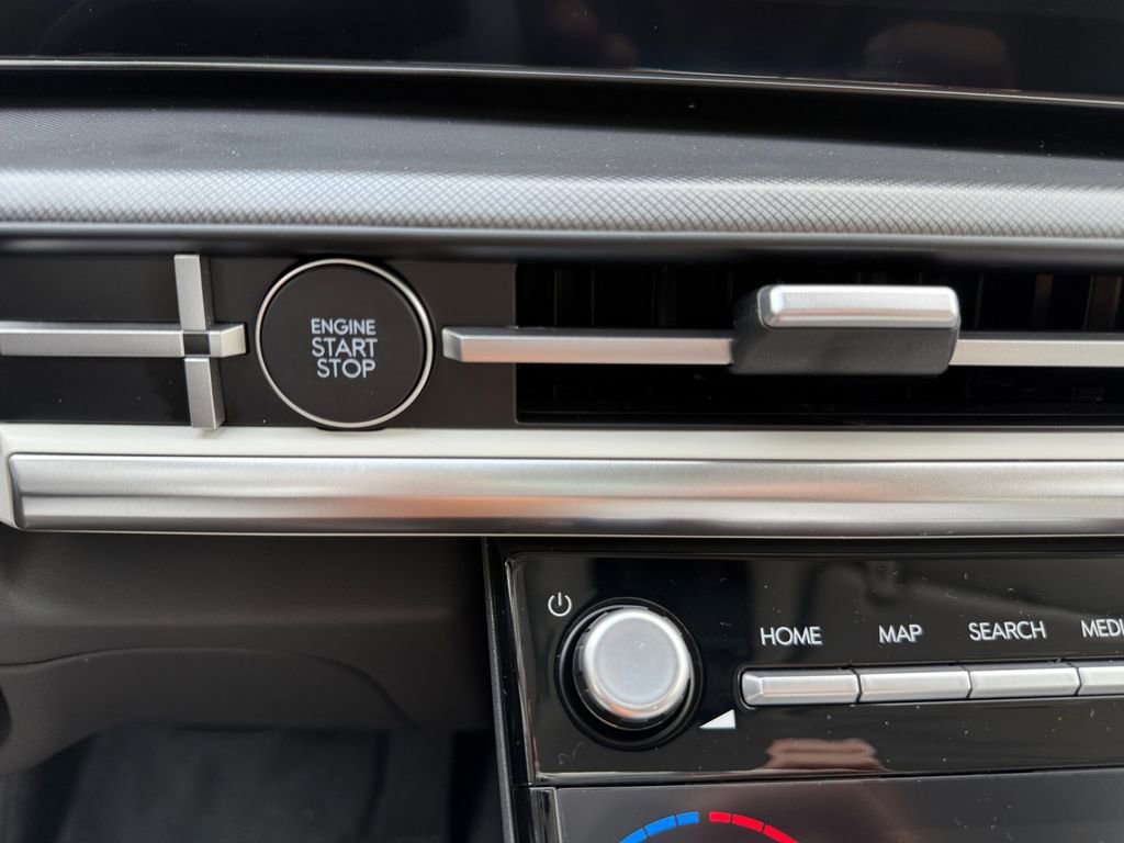 New 2026 Hyundai Santa Fe SE image 11