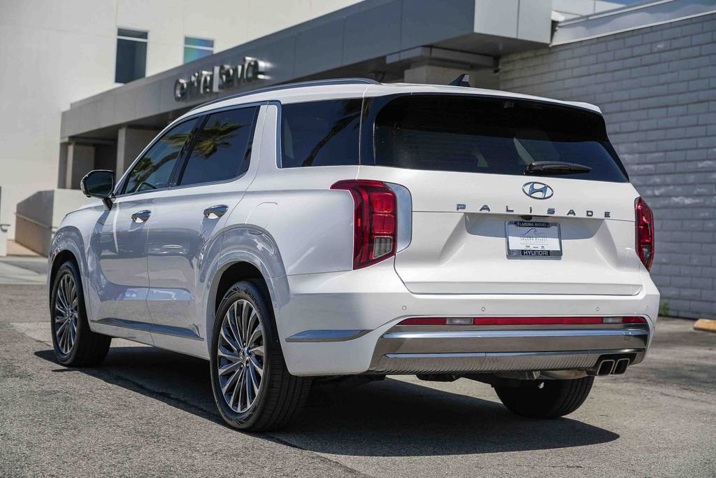 Used 2025 Hyundai Palisade Calligraphy FWD image 6