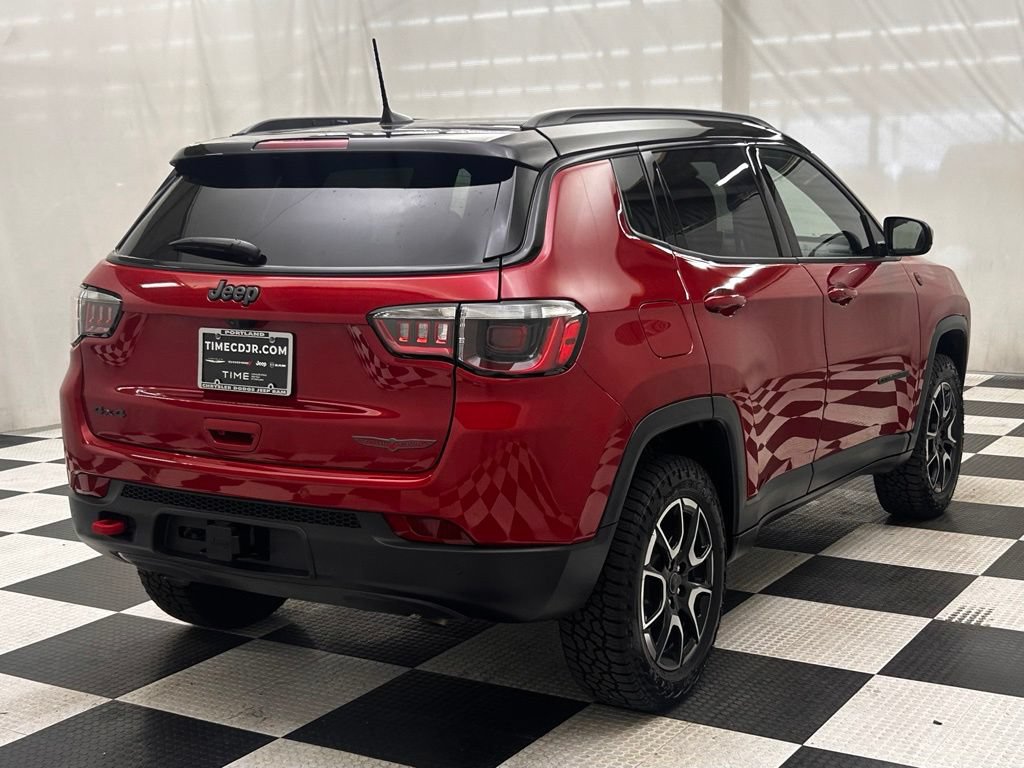Certified 2025 Jeep Compass Trailhawk w/ Sun & Sound Group AWD/4WD image 7