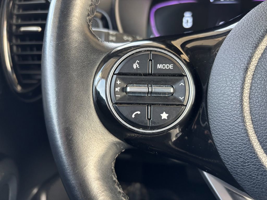 Used 2023 Kia Soul EX image 11