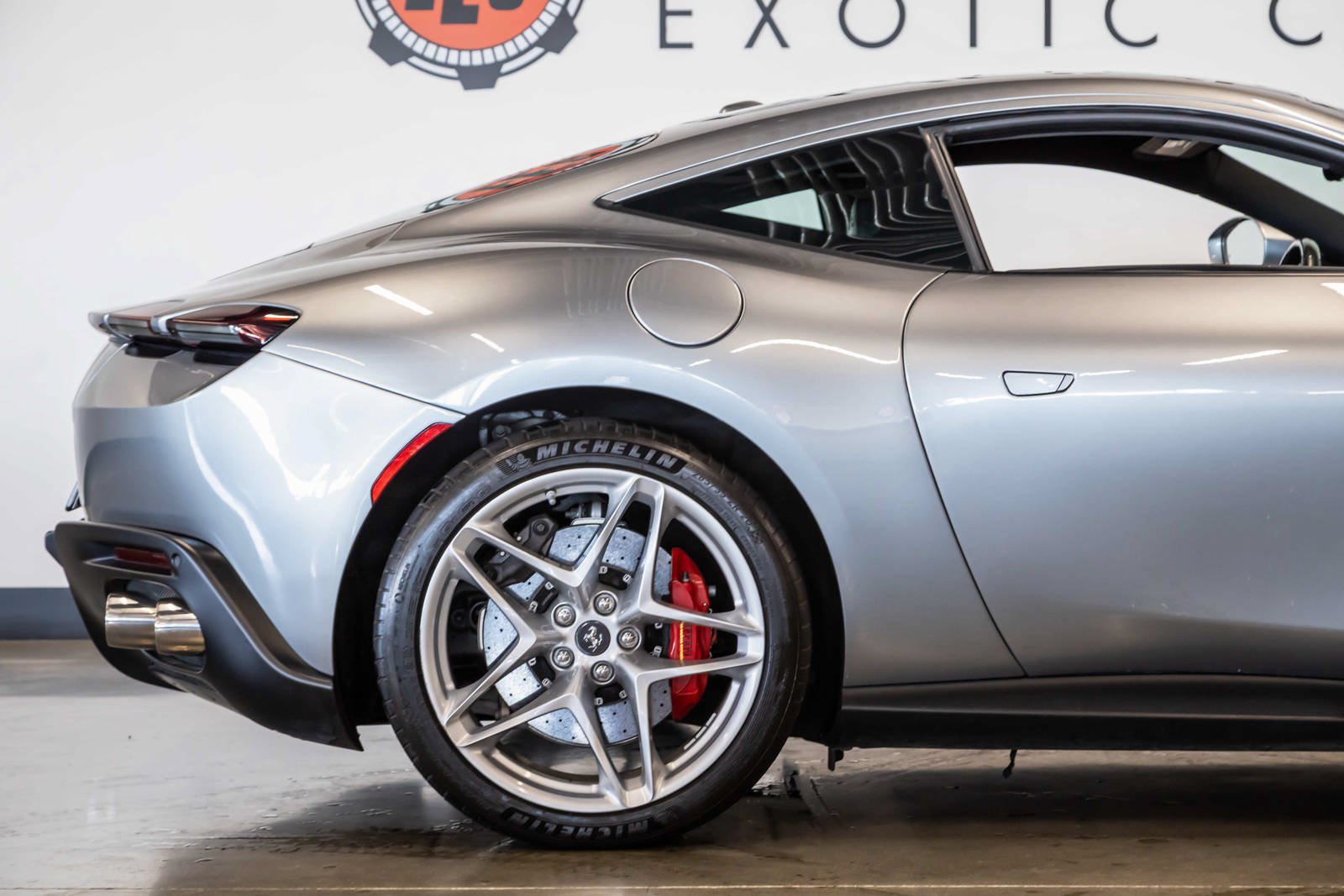 Used 2021 Ferrari Roma RWD image 11