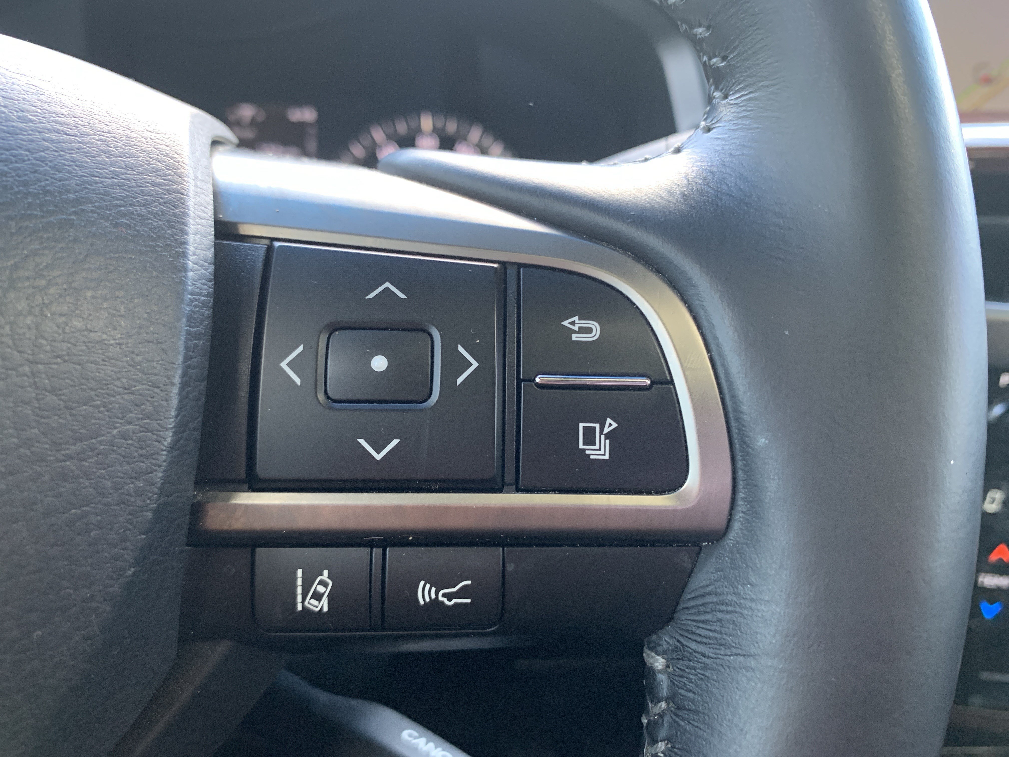 Used 2019 Lexus LX 570 4WD w/ Luxury Package image 20