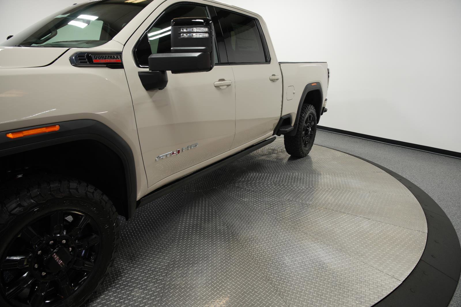 New 2026 GMC Sierra 2500 AT4 w/ AT4 Premium Plus Package AWD/4WD image 6
