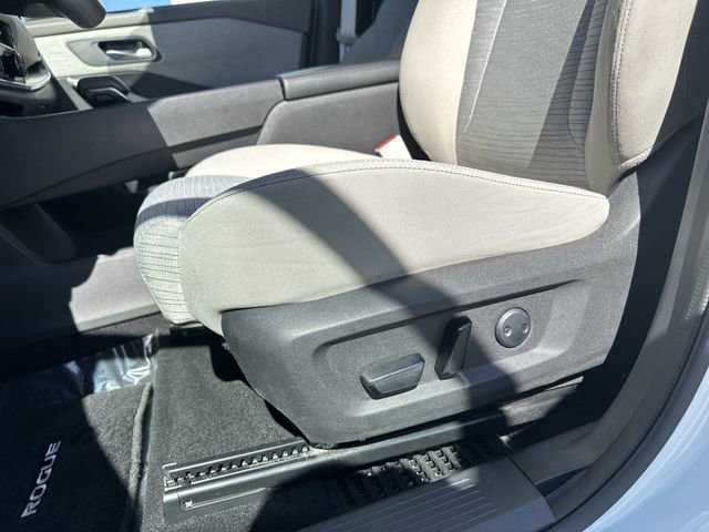 Certified 2023 Nissan Rogue SV image 28