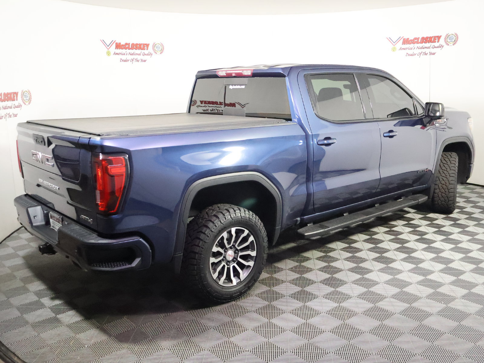 Used 2019 GMC Sierra 1500 AT4 w/ AT4 Premium Package AWD/4WD image 4