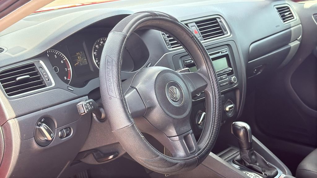Used 2012 Volkswagen Jetta SE image 9