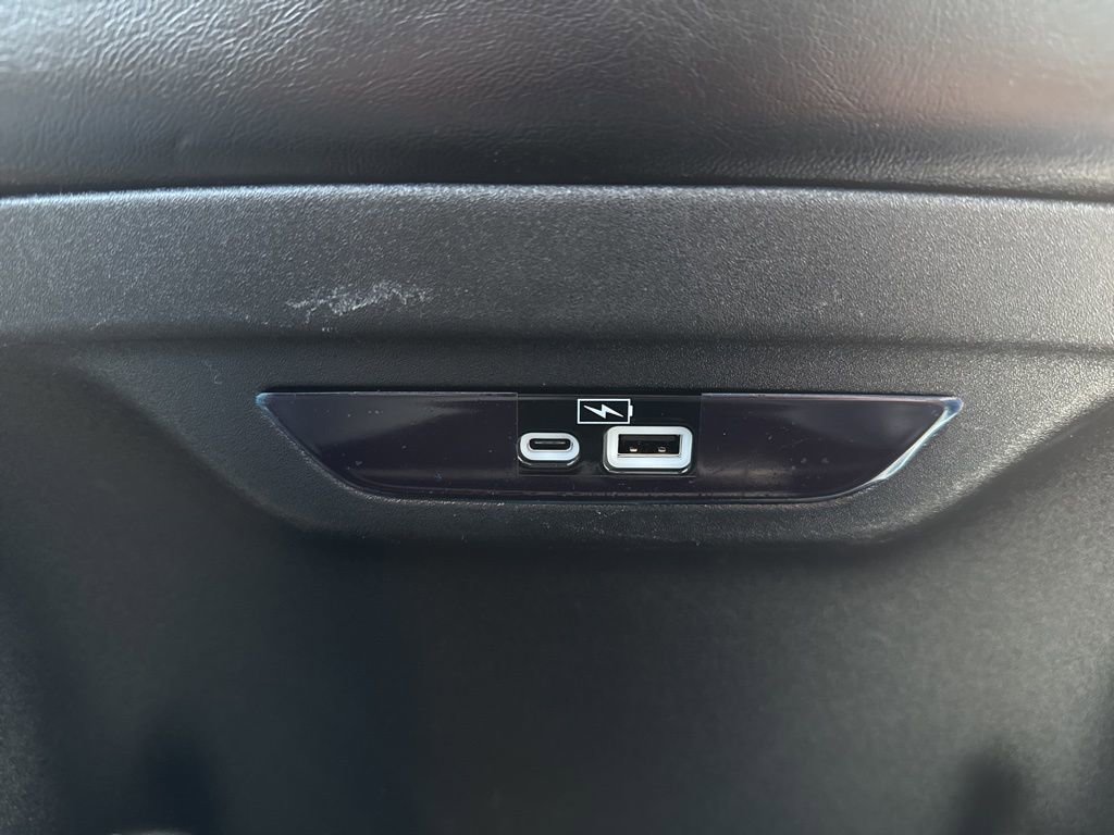 Used 2022 Chrysler Pacifica Limited image 25