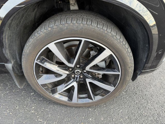 Used 2024 Volvo XC90 B5 Plus w/ Protection Package Premier image 3