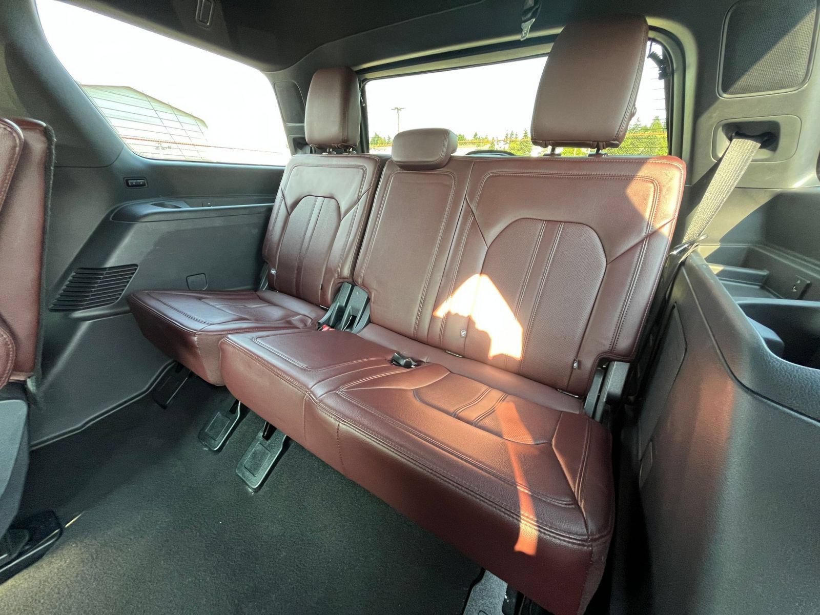 Used 2024 Ford Expedition Limited RWD image 32