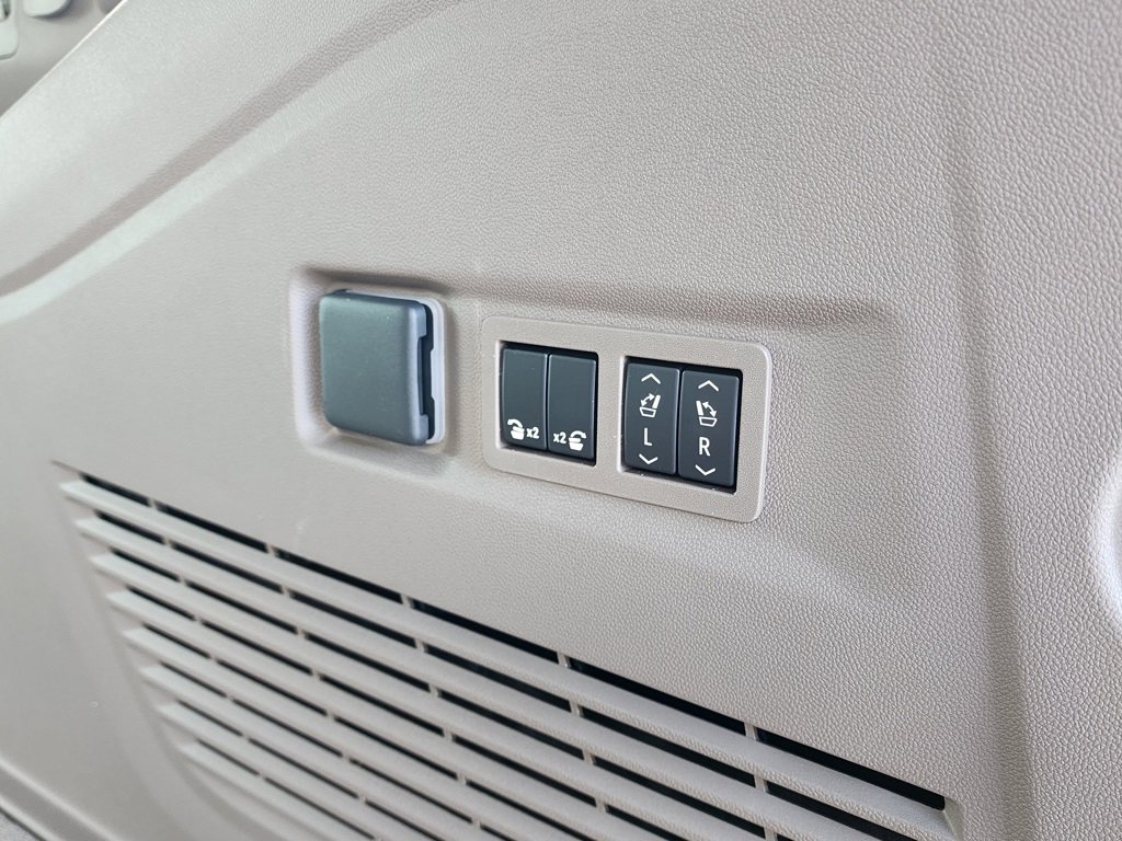 New 2026 GMC Yukon XL Denali w/ Sun & Power Step Package image 55