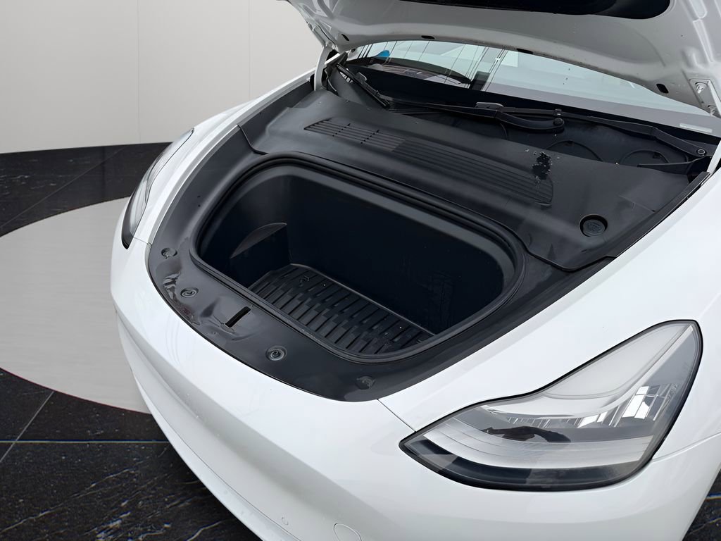 Used 2021 Tesla Model Y Long Range image 25