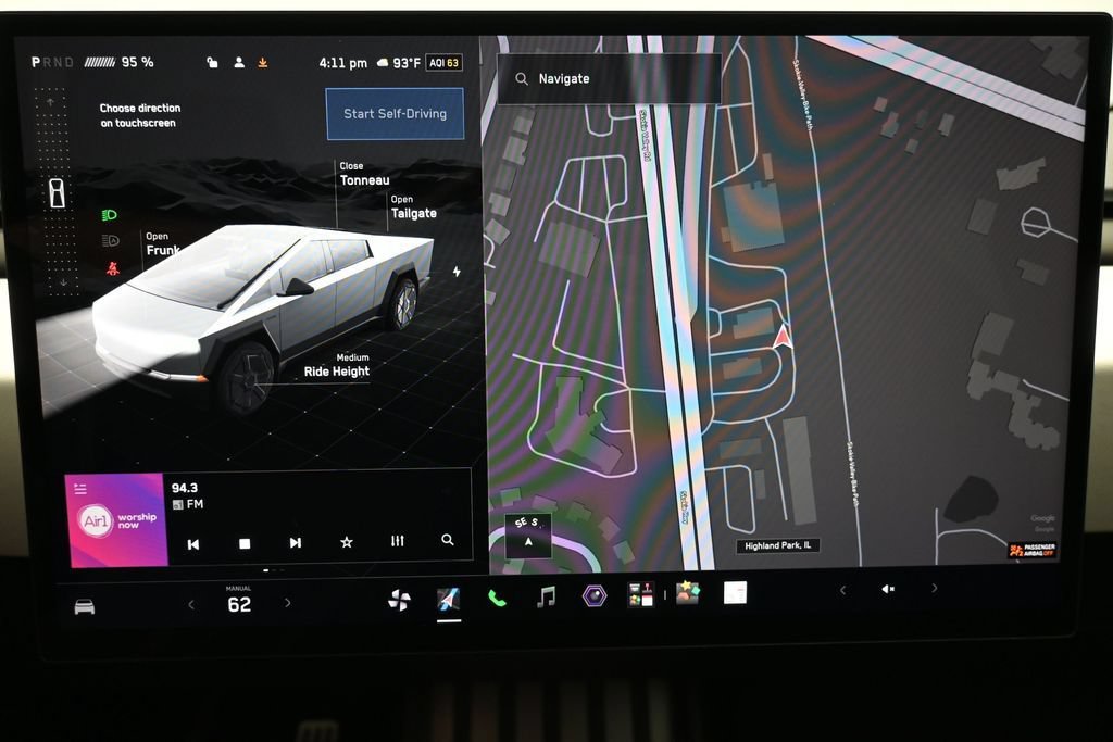 Used 2024 Tesla Cybertruck AWD Crew Cab image 15