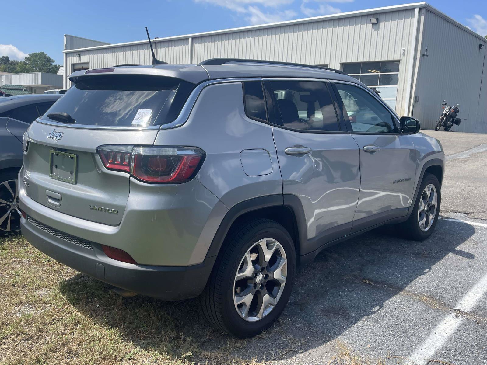 Used 2020 Jeep Compass Limited AWD/4WD image 2