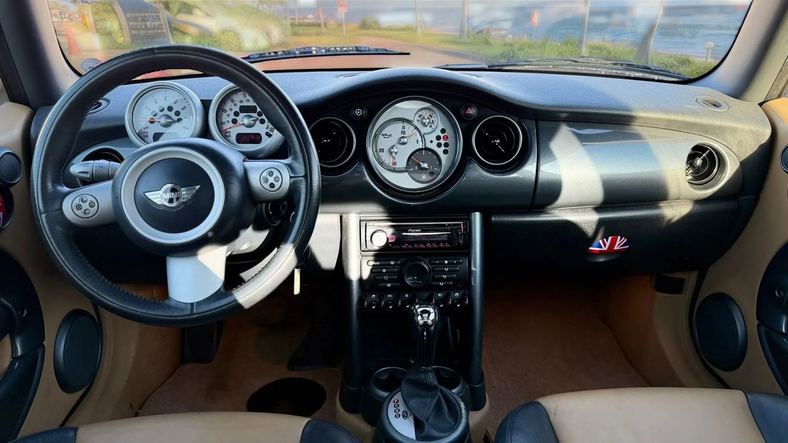 Used 2005 MINI Cooper Hardtop image 16