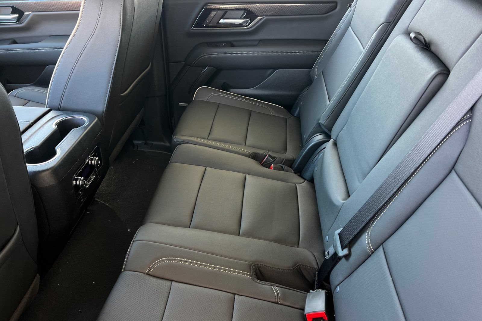 New 2026 GMC Yukon XL Elevation AWD/4WD image 11