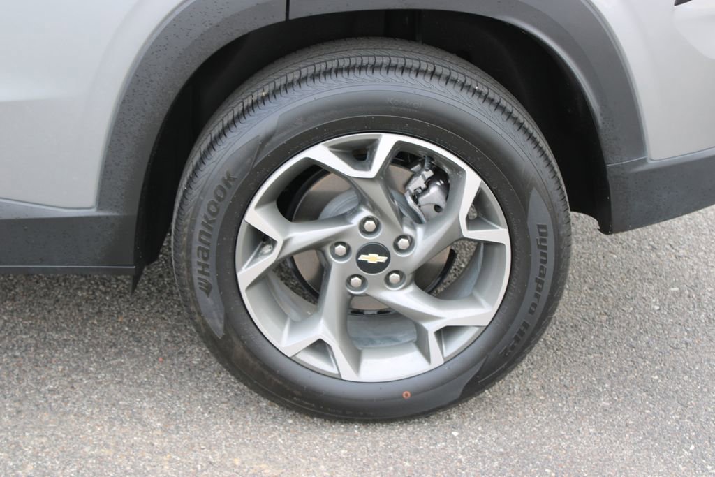 Used 2025 Chevrolet Trax LT image 16