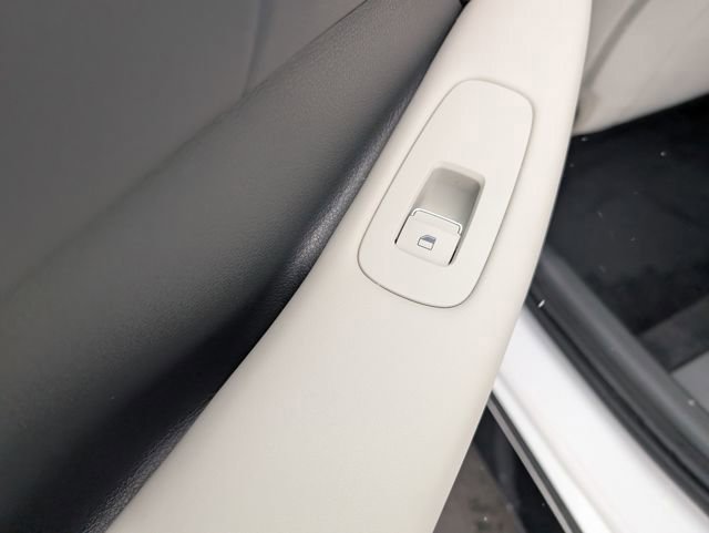 Certified 2024 Hyundai Sonata SEL w/ Convenience Package image 11