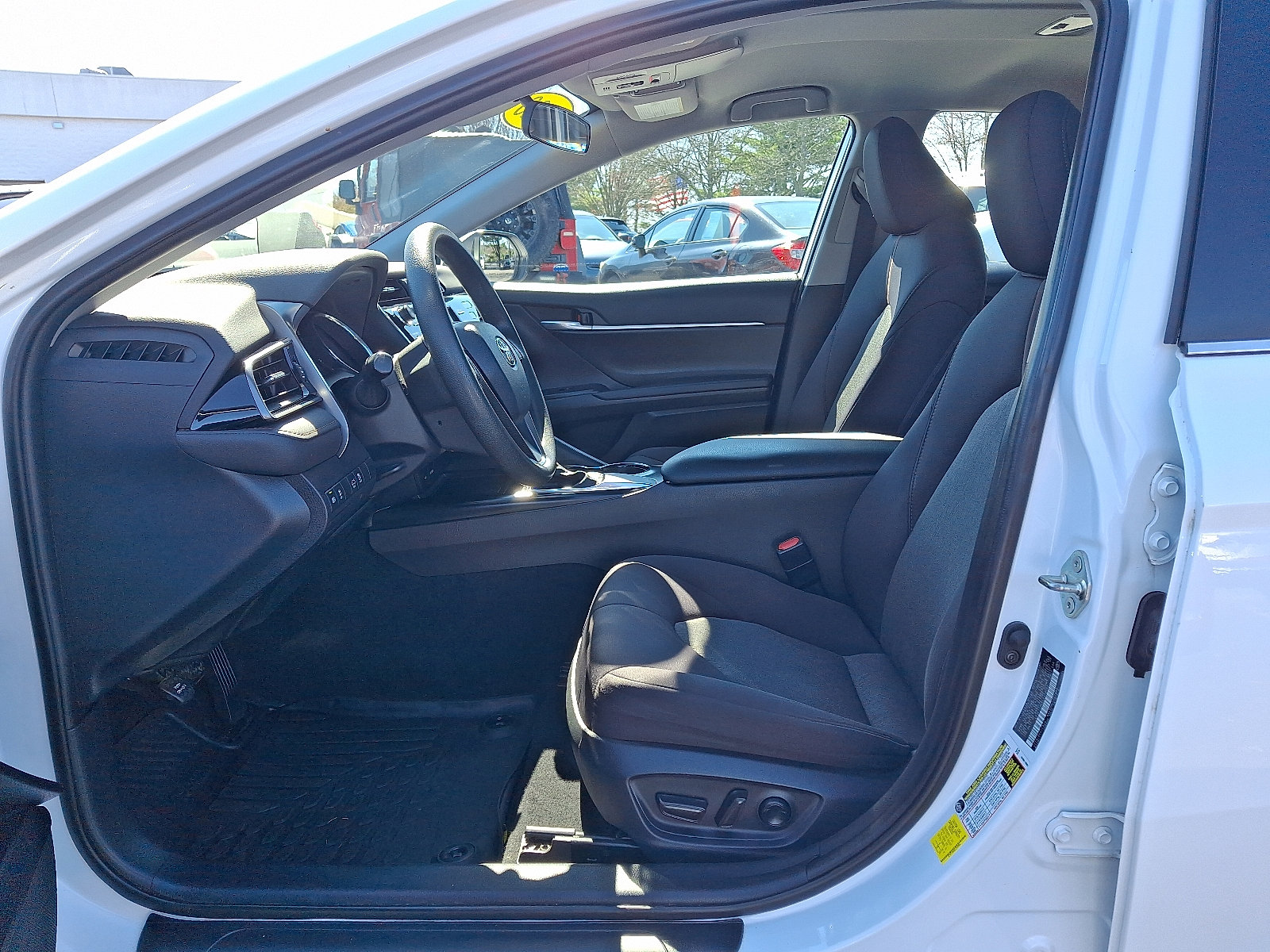 Used 2020 Toyota Camry LE image 13