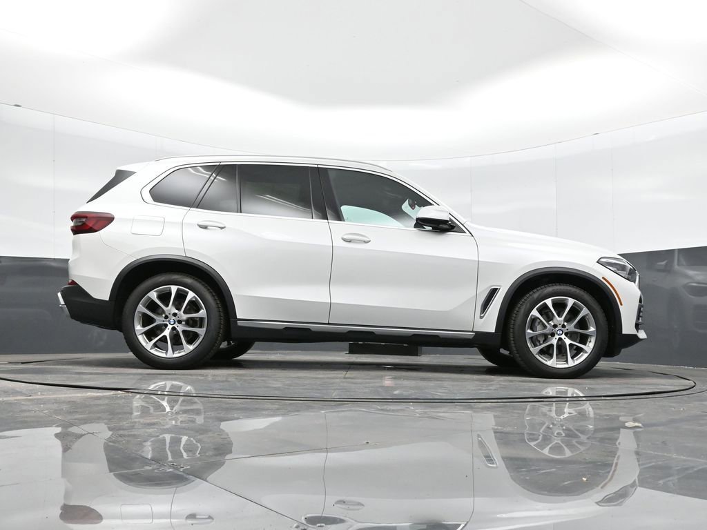 Used 2023 BMW X5 xDrive40i w/ Premium Package image 39
