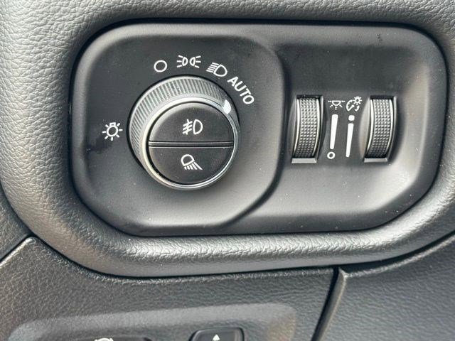 New 2026 RAM 1500 Laramie AWD/4WD image 14