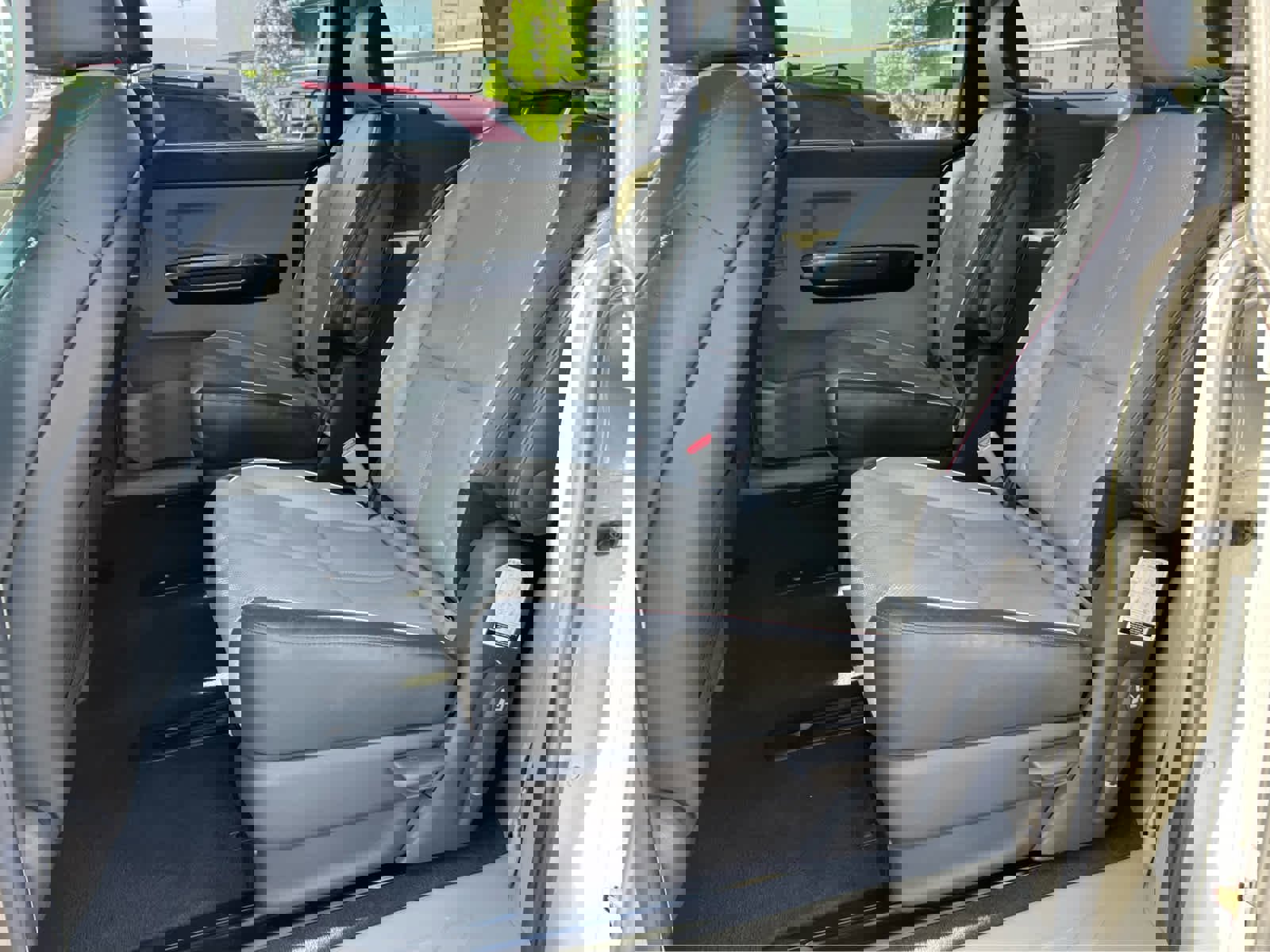 Used 2016 Kia Sedona SX image 26