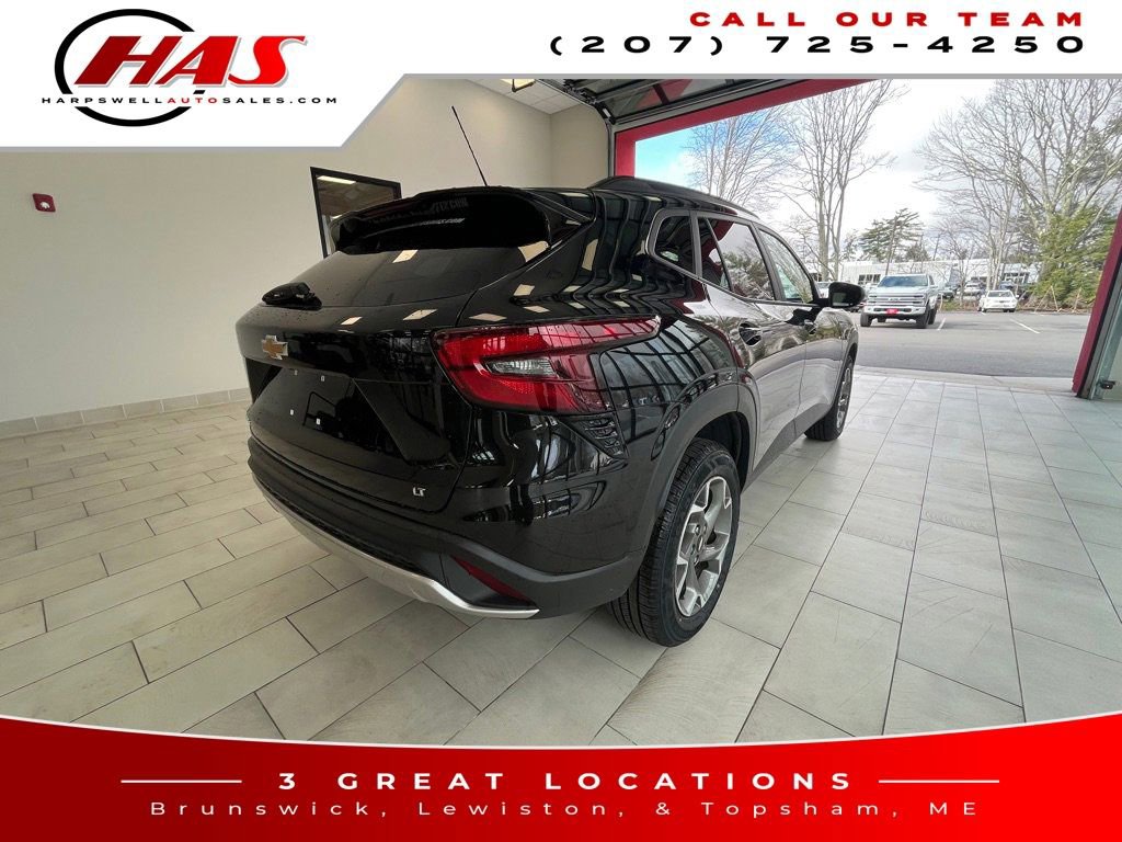 Used 2024 Chevrolet Trax LT w/ Driver Confidence Package FWD image 6